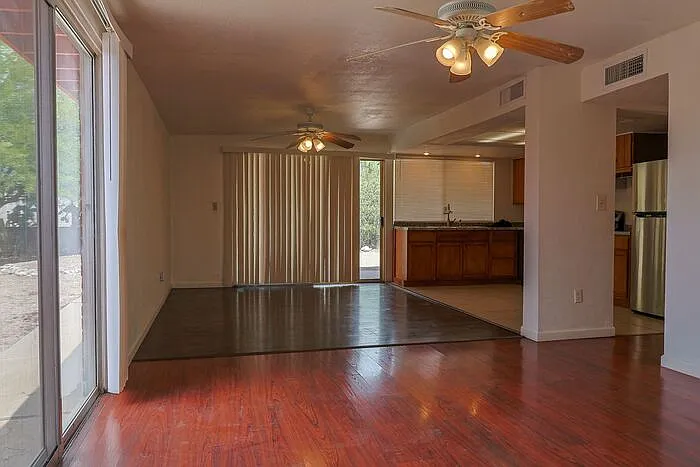 618 N Medford Dr — Photo 7