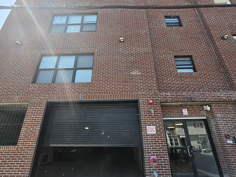 198 Harrison St — Photo 1