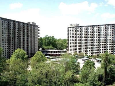 5225 Pooks Hill Rd APT 404S, Bethesda, MD, 20814