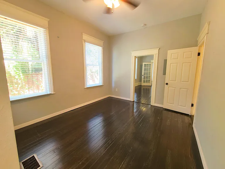 1720 W Hills Ave #1 — Photo 9