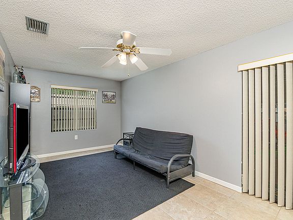 4th image of 172 Cinnamon Lake Cir