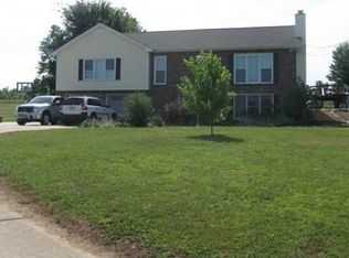 2371 Chester Harris Rd, Woodlawn, TN 37191