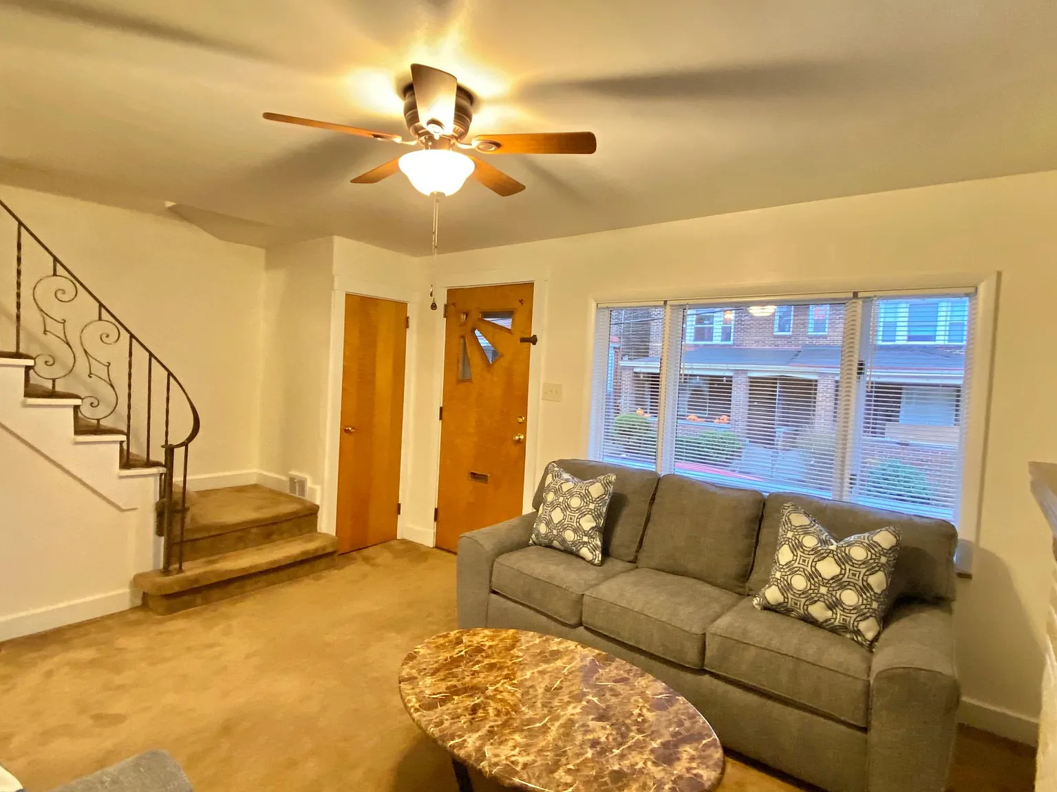 4 bed, 1350 sqft, $2,900 — Photo 2