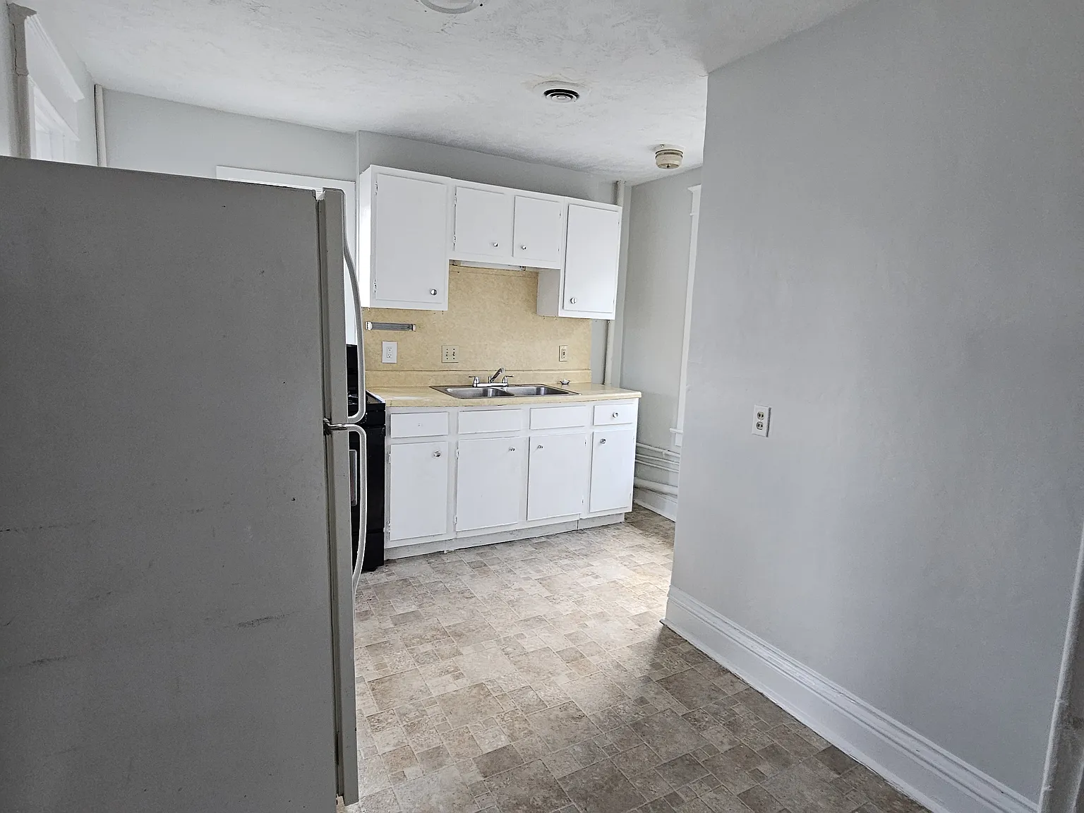 2 bed, $950 — Photo 3
