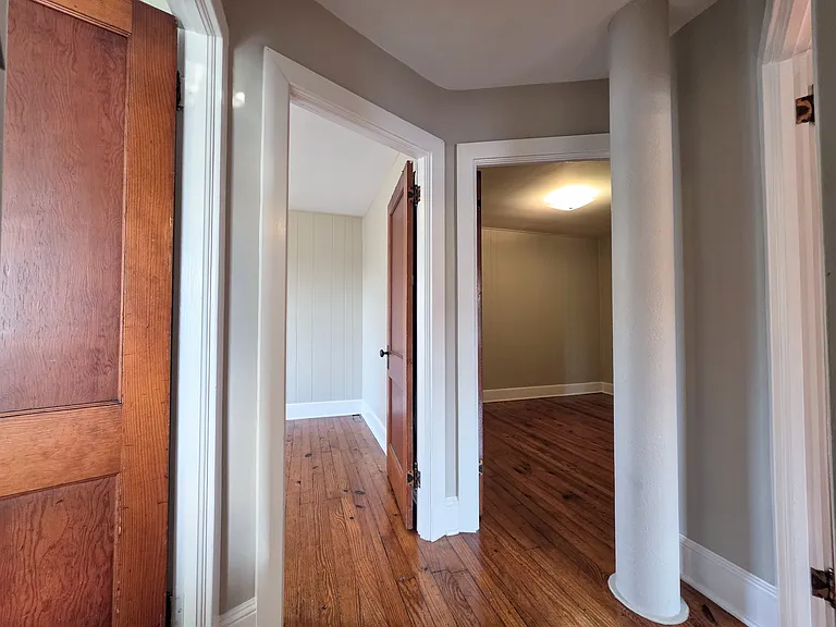 1042 Martindale Rd — Photo 15