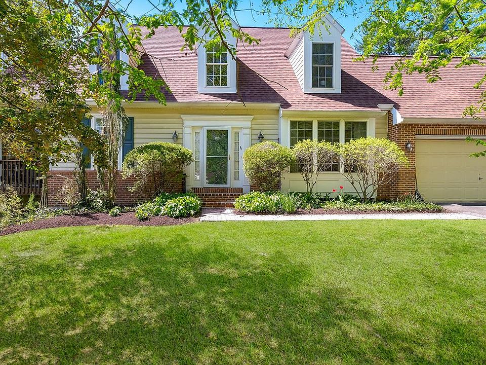 1st image of 208 Sackville Mills Ln #28