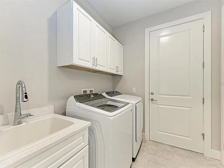 10016 Rembrandt Way #102 — Photo 16
