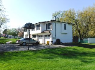 83 Stillwell Rd, Kendall Park, NJ 08824