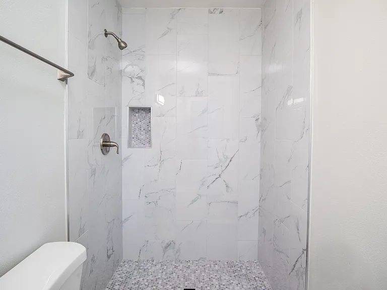 2122 W Augusta Ave #7 — Photo 21