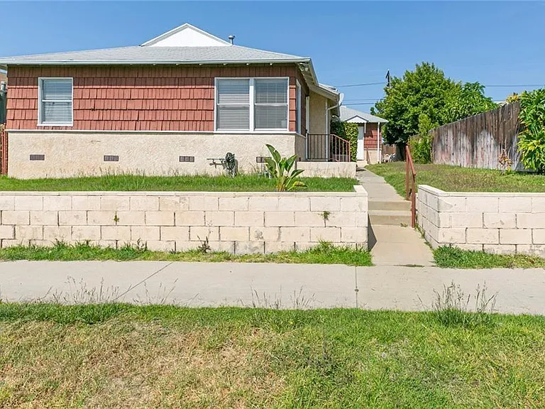 2569 N Brighton St — Photo 1
