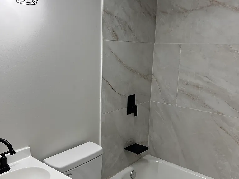 104 N Rose St — Photo 11