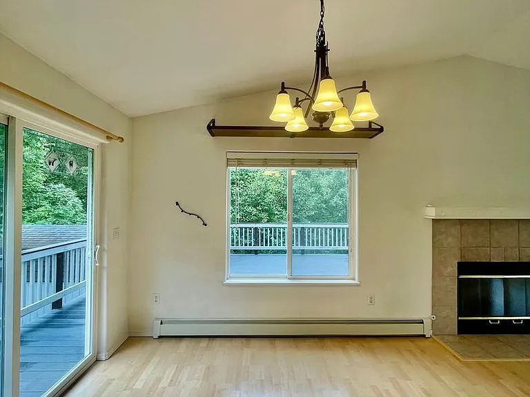 21507 Tony Cir — Photo 5