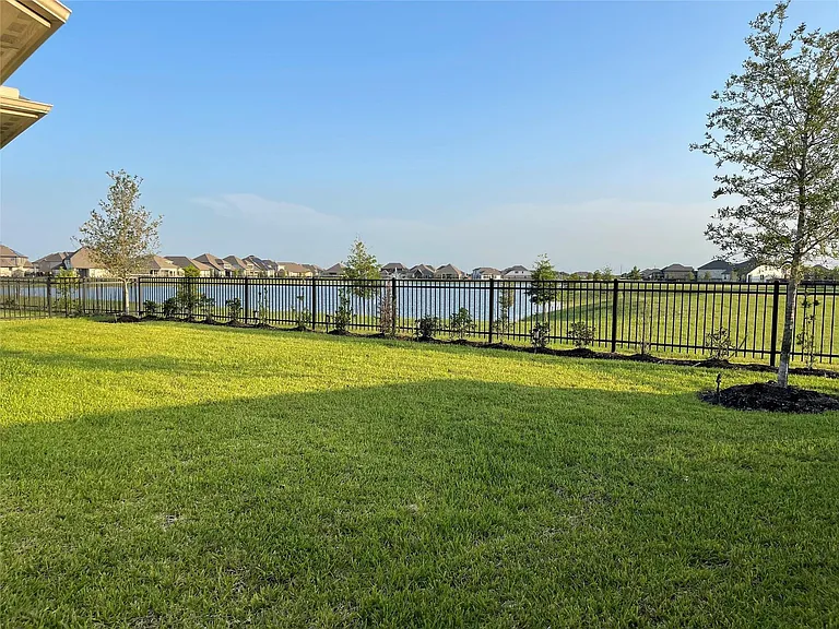 689 Cape Capri Dr — Photo 4