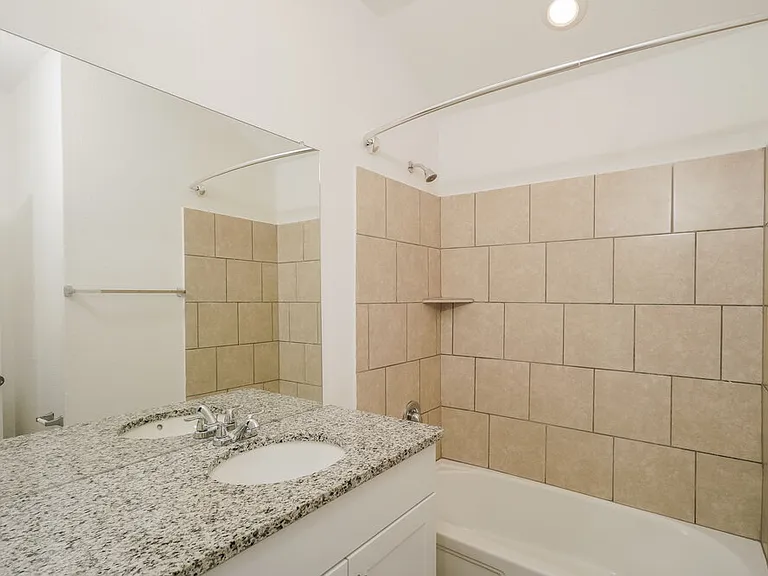 1217 White Willow — Photo 15