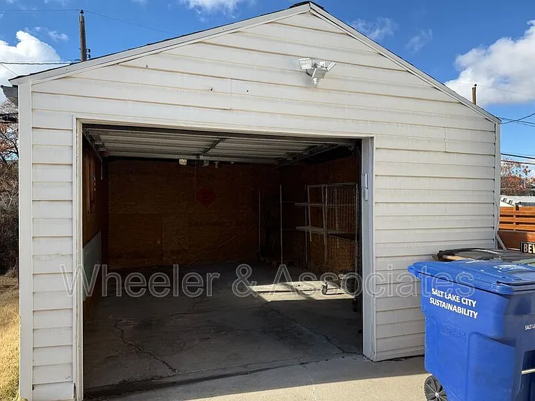 1118 S 700 W — Photo 19