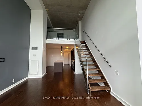 5 Hanna Ave Photo 1