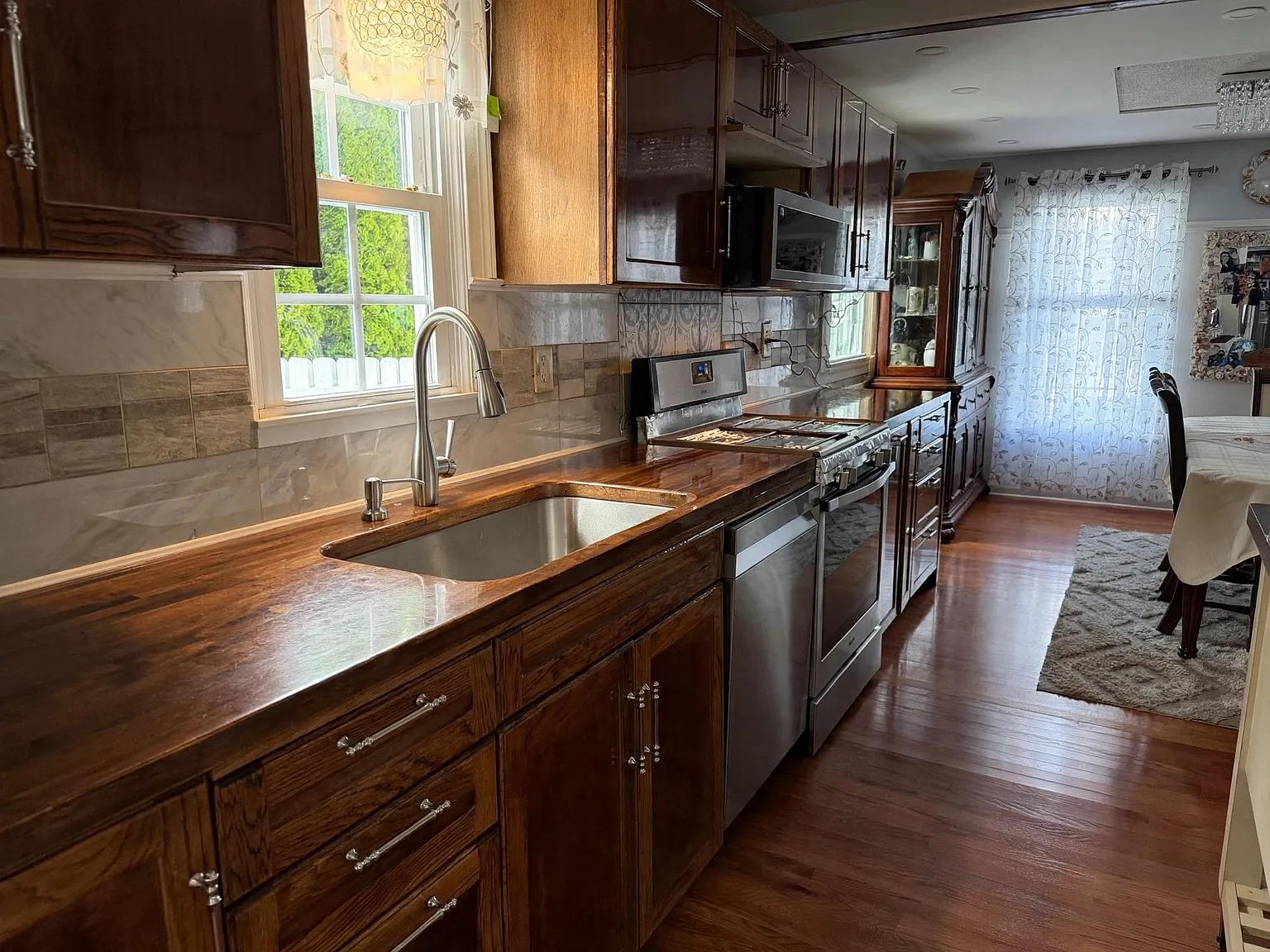 3 bed, 1400 sqft, $3,000 — Photo 2