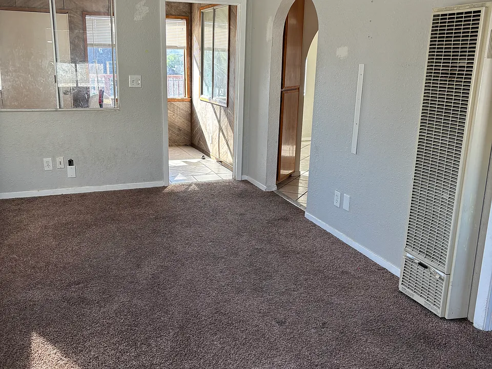 243 1/2 W C St #1/2