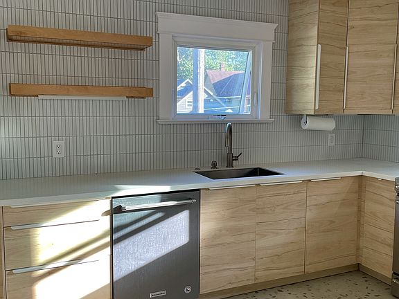 5th image of 4005 Whitman Ave #2