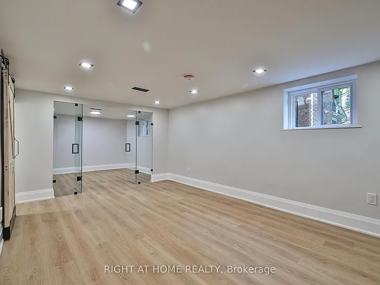 248 Garden Ave #LOWER — Photo 3