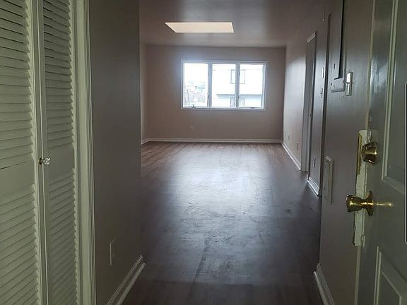 4th image of 47 Bergen Blvd #2B