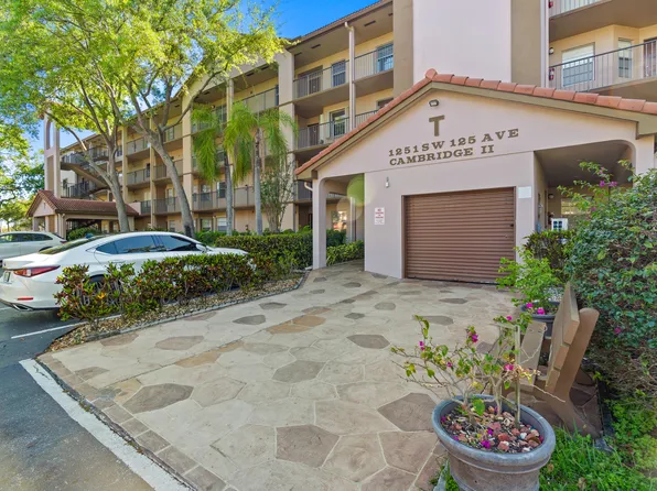 1251 SW 125th Avenue #105-t, Pembroke Pines, FL 33027
