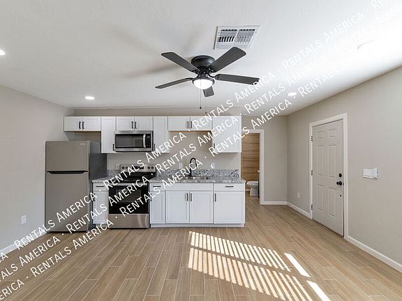 5th image of 4733 E 18th St Unit B