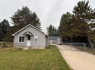 108 Desoto Ave, Houghton Lake, MI 48629
