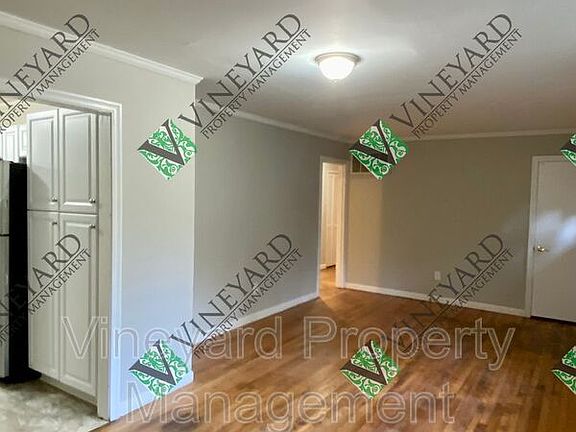5th image of 1944 Mayes Dr SE