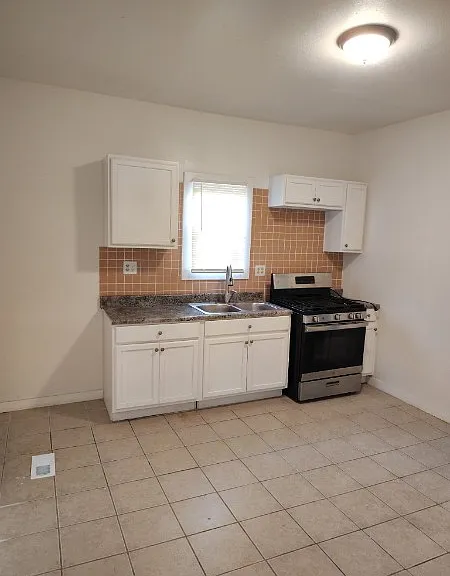 1325 NW Jackson St — Photo 3