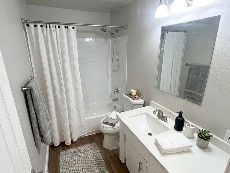 102 Summit Ave N #1 — Photo 4