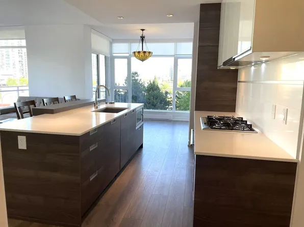4688 Kingsway Way #5XX, Burnaby, BC V5H 0E9