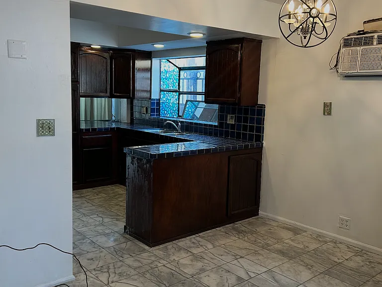 640 N Fuller Ave — Photo 10