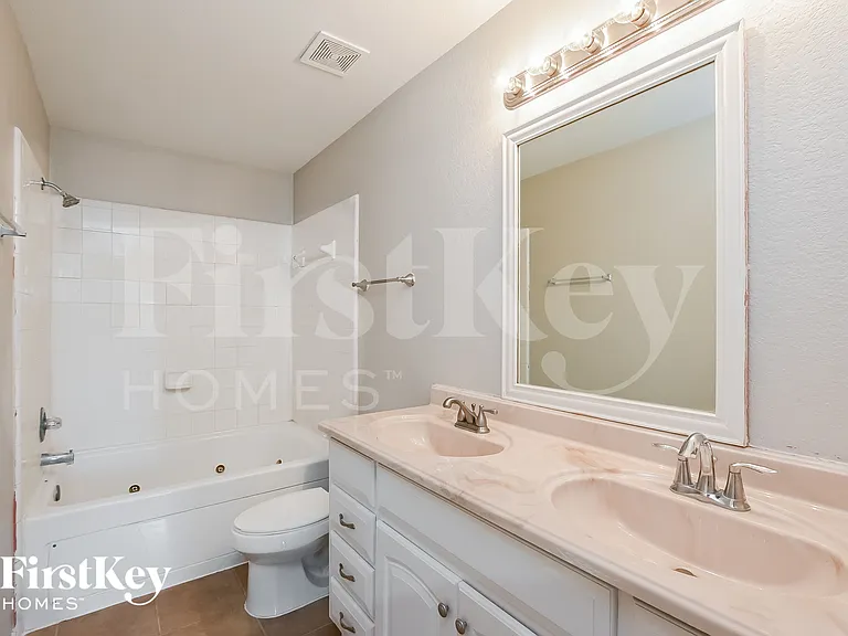 8143 Chancewood Ln — Photo 8
