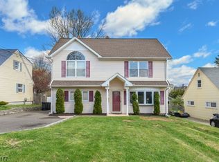 90 Sunrise Ter, Cedar Grove, NJ 07009
