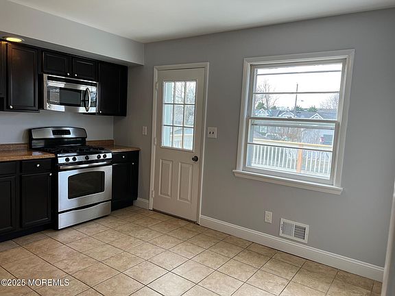 5th image of 1804 Westfield St