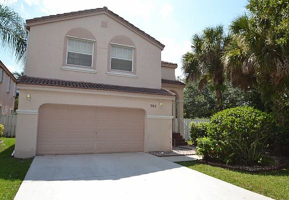 2nd image of 305 NW 158th Ln