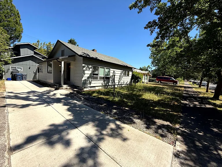 2525 Kincaid St — Photo 2