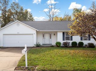 380 Misty Valley Dr, Saint Peters, MO