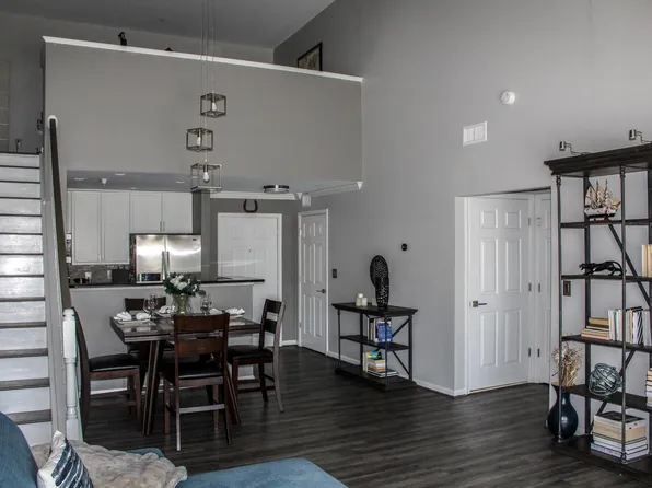 5108 Donovan Dr APT 408, Alexandria, VA 22304