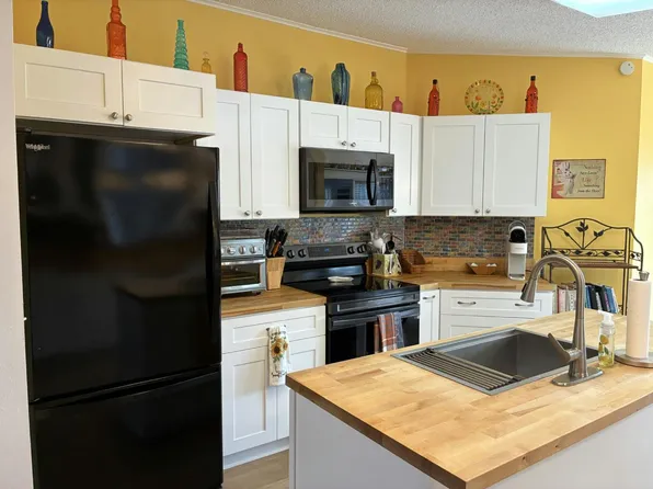 2808 Steamboat Loop #272, North Fort Myers, FL 33917