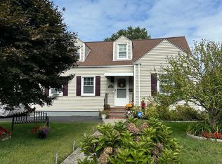 165 Nutmeg Rd, Bridgeport, CT 06610