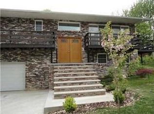 7 Dairy Rd, Poca, WV 25159