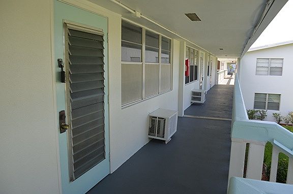 3rd image of 71 Upminster C