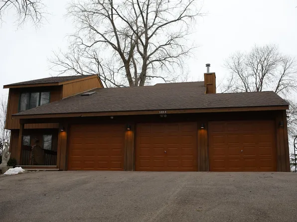 1211 Crystal Lake Rd E, Burnsville, MN 55306