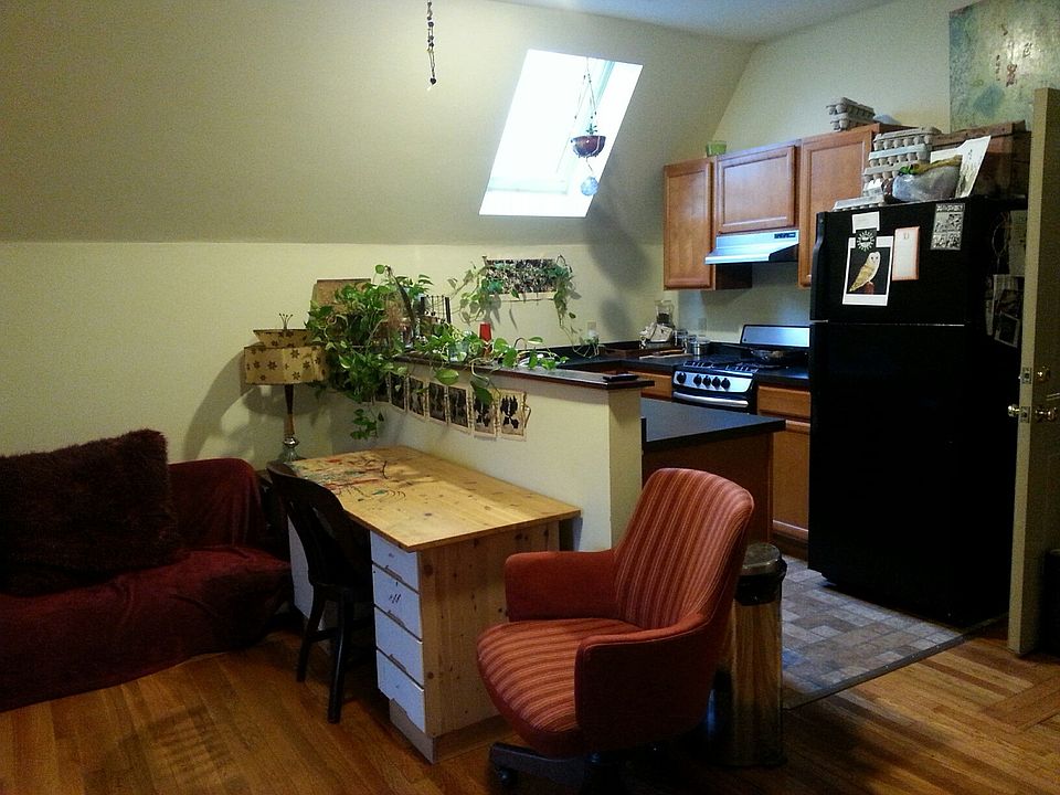 1st image of 153 Ontario St APT 3
