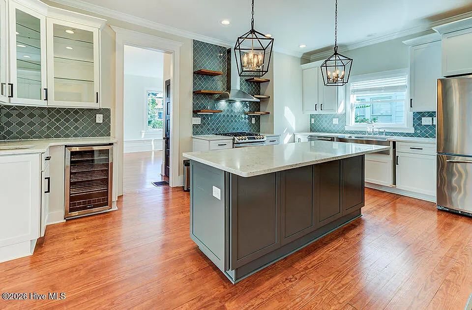 4 bed, 2.5 bath, $2,800 — Photo 3