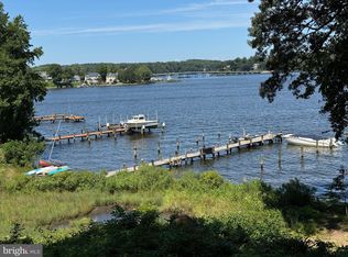 2946 Edgewater Dr, Edgewater, MD 21037