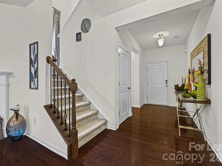 409 Elizabeth Valley Ln — Photo 3