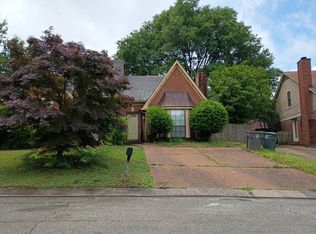 6797 Ross Ridge Dr, Memphis, TN 38141